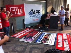 Em Maringá, manifestantes fazem ato contra governo do Paraná
